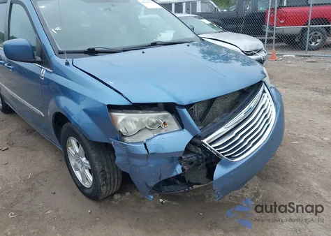 2012 Chrysler Town & Country Touring from USA, damaged, VIN 2C4RC1BG2CR117037